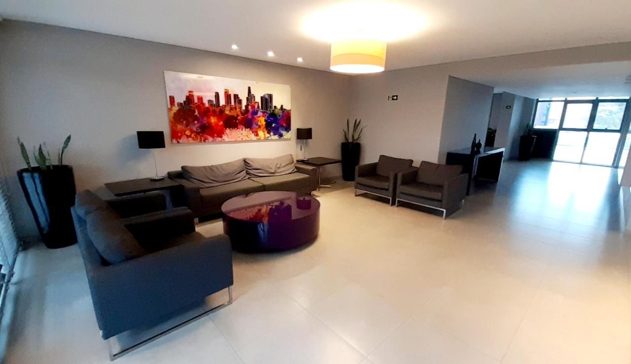 Estudio Aconchegante No Centro De Curitiba - Ar Condicio E Localizacao Perfeita! Esterno foto