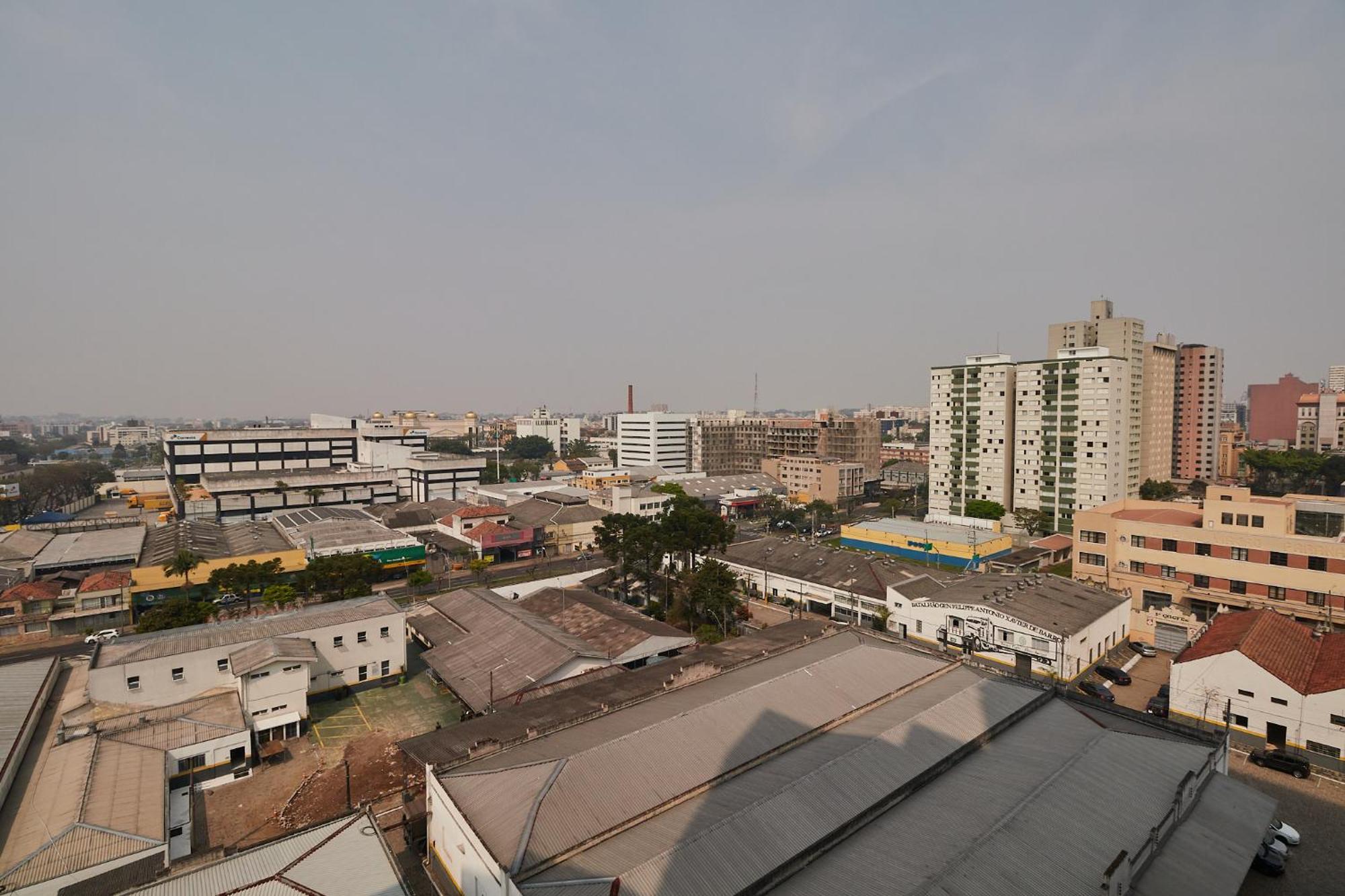 Estudio Aconchegante No Centro De Curitiba - Ar Condicio E Localizacao Perfeita! Esterno foto